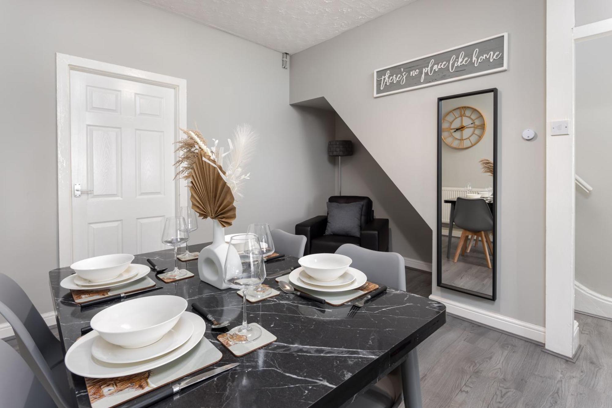 Holiday home Index House - Air Host & - Free Parking *