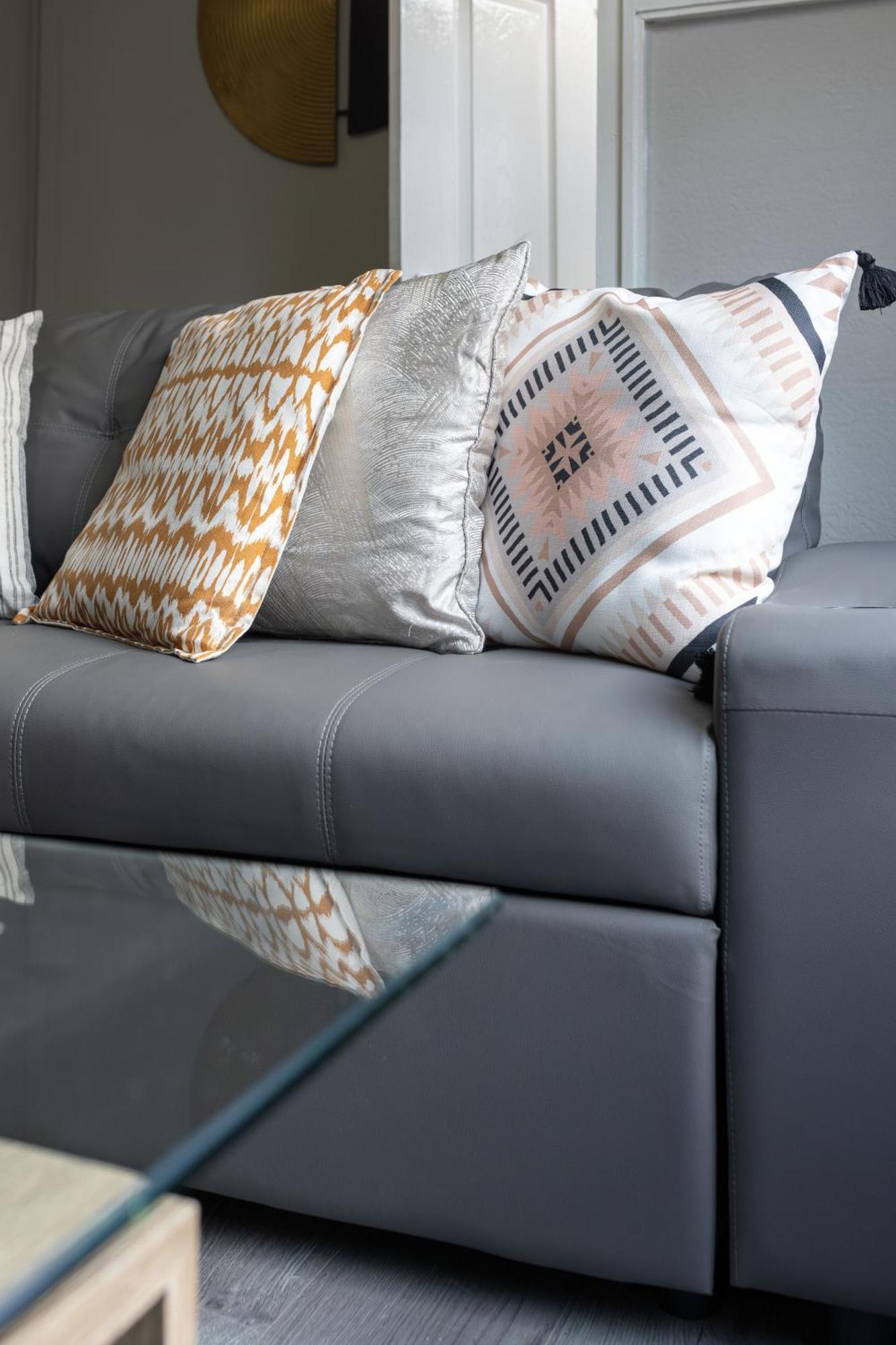 Index House - Air Host & - Free Parking Holiday home *